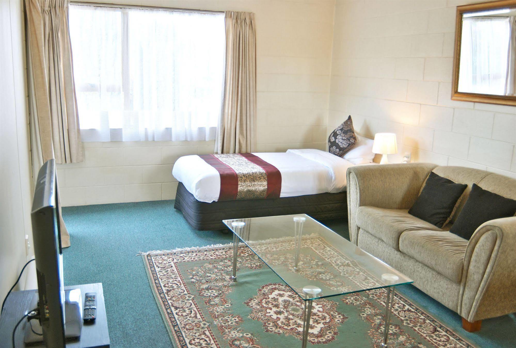 Barcelona Motel Таупо Екстериор снимка